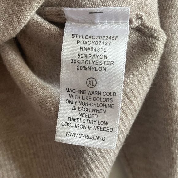 Raya By Cyrus Cowl Neck Sweater. Pre-Owned. - Picture 4 of 4